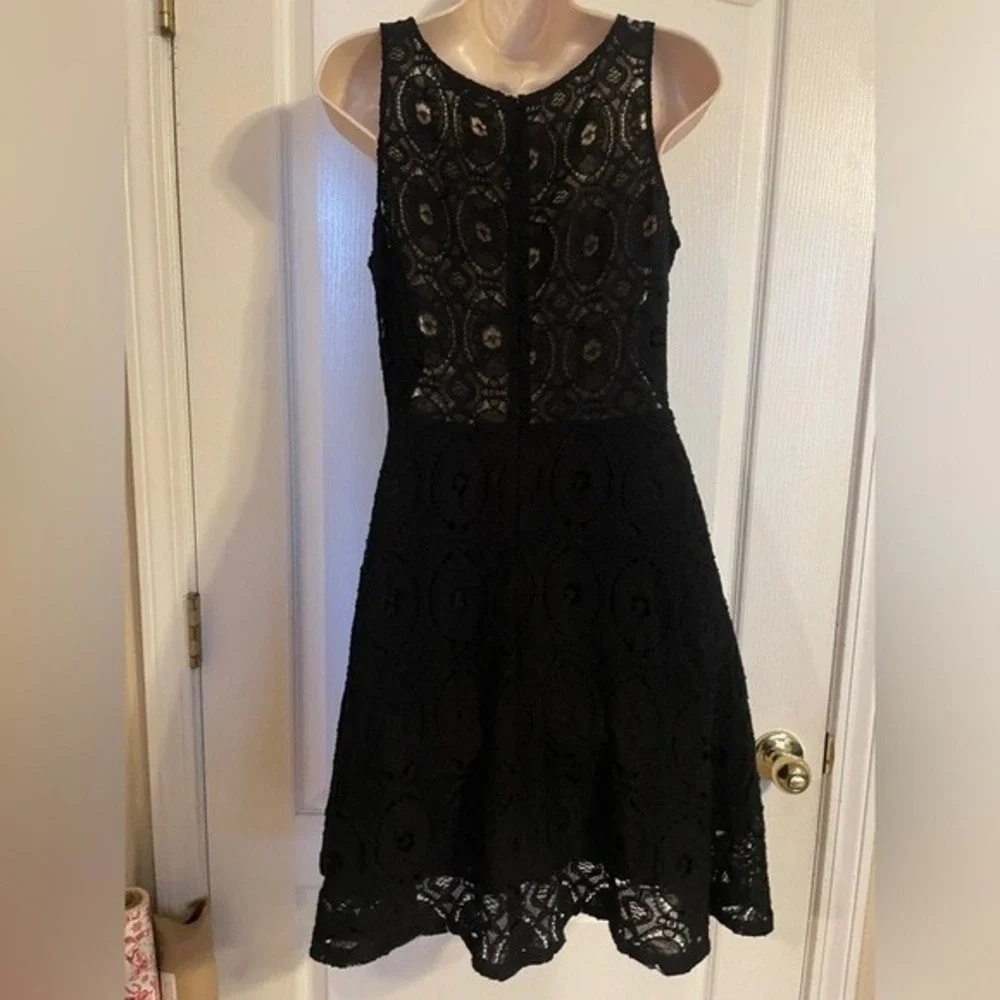 BB Dakota Black Floral Lace Sleeveless Fit and Flare Dress Womens 8 Party Staple